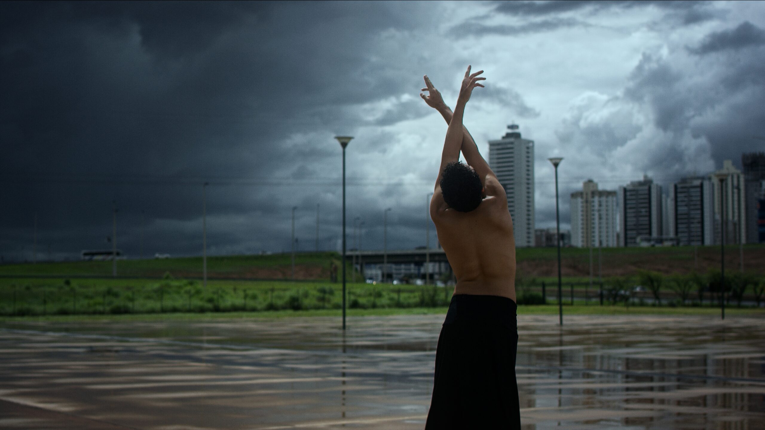 POR DENTRO (2021)